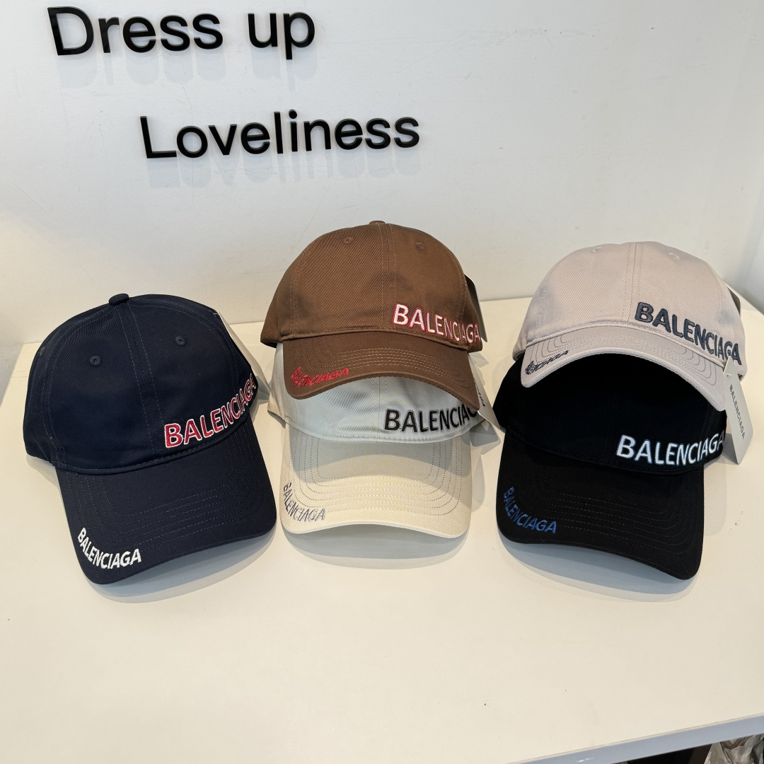 BALENCIAGA巴黎世家新款logo棒球帽，很酷的色系，男女佩戴都有不同style，第一批抢先出货！