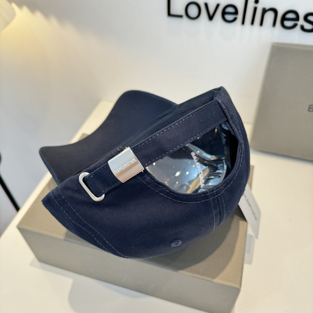 BALENCIAGA巴黎世家新款logo棒球帽，很酷的色系，男女佩戴都有不同style，第一批抢先出货！