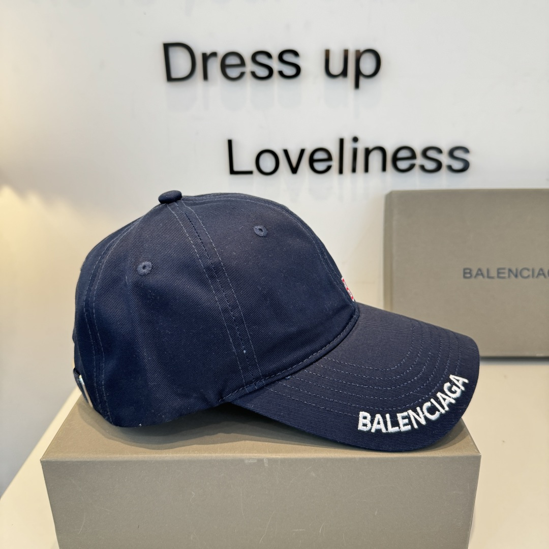 BALENCIAGA巴黎世家新款logo棒球帽，很酷的色系，男女佩戴都有不同style，第一批抢先出货！