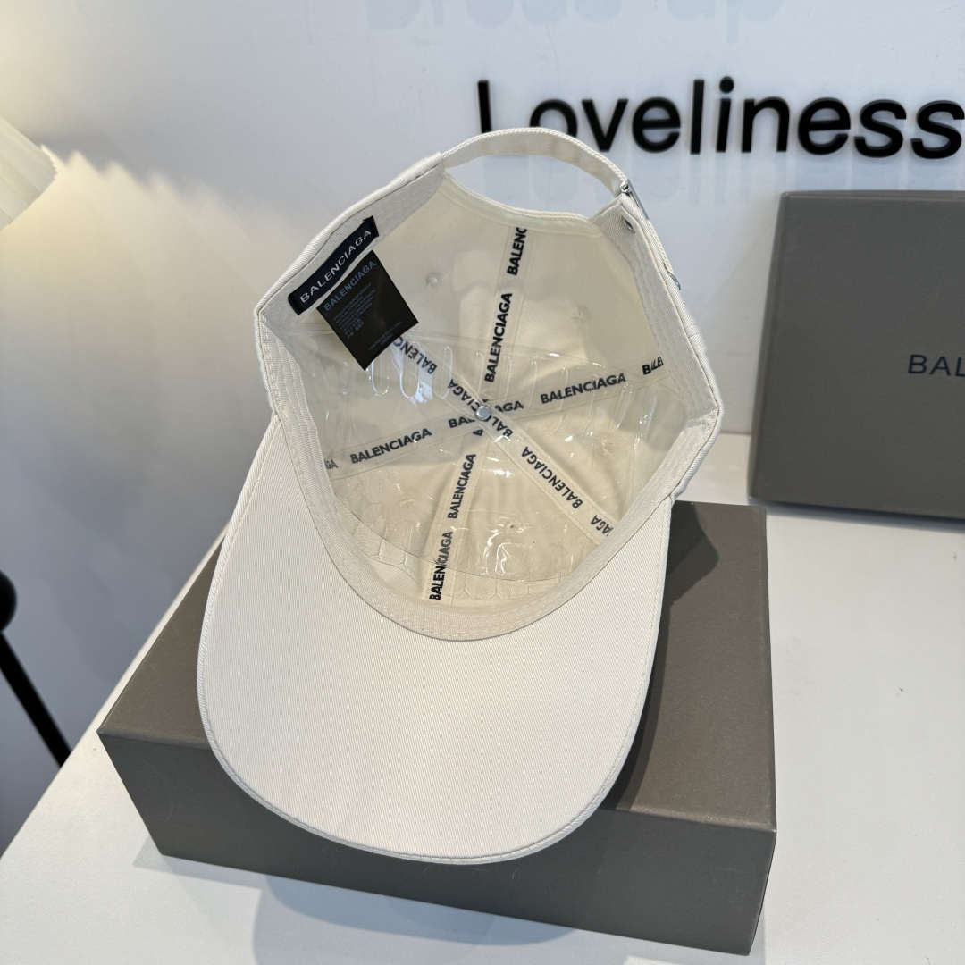 BALENCIAGA巴黎世家新款logo棒球帽，很酷的色系，男女佩戴都有不同style，第一批抢先出货！