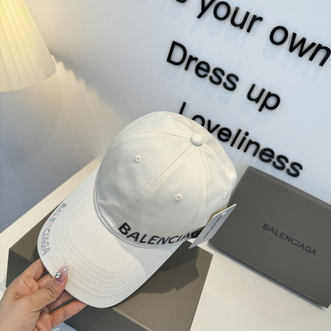 BALENCIAGA巴黎世家新款logo棒球帽，很酷的色系，男女佩戴都有不同style，第一批抢先出货！