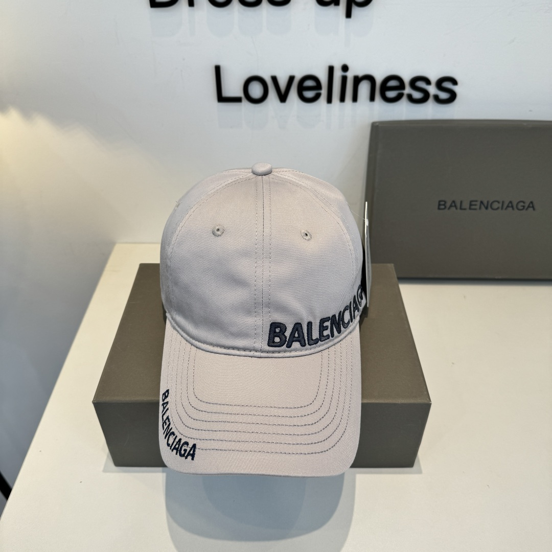 BALENCIAGA巴黎世家新款logo棒球帽，很酷的色系，男女佩戴都有不同style，第一批抢先出货！