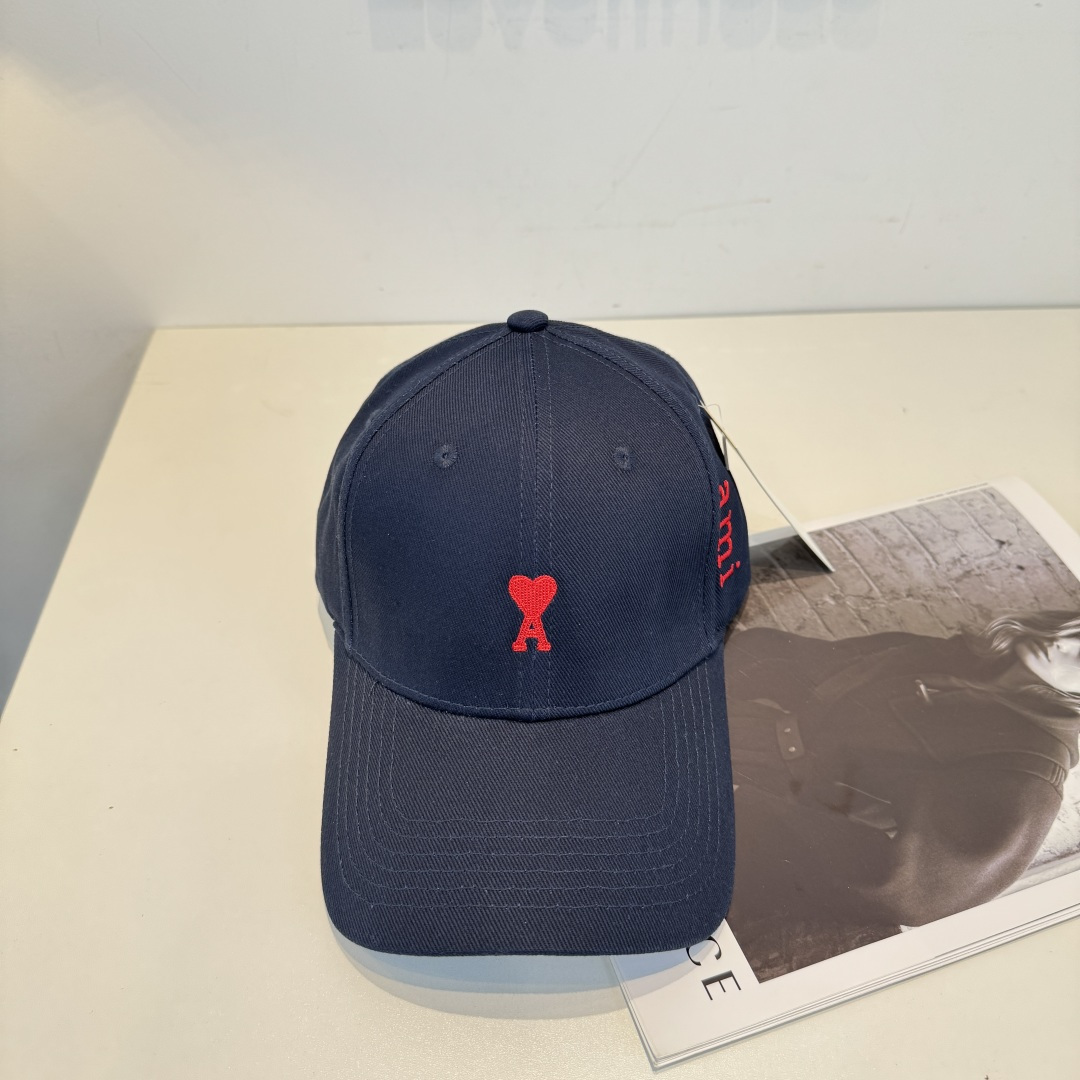 潮牌新款原版原标设计，质感超好，外部线条定位标准，做工精细，简约大气低价走量！