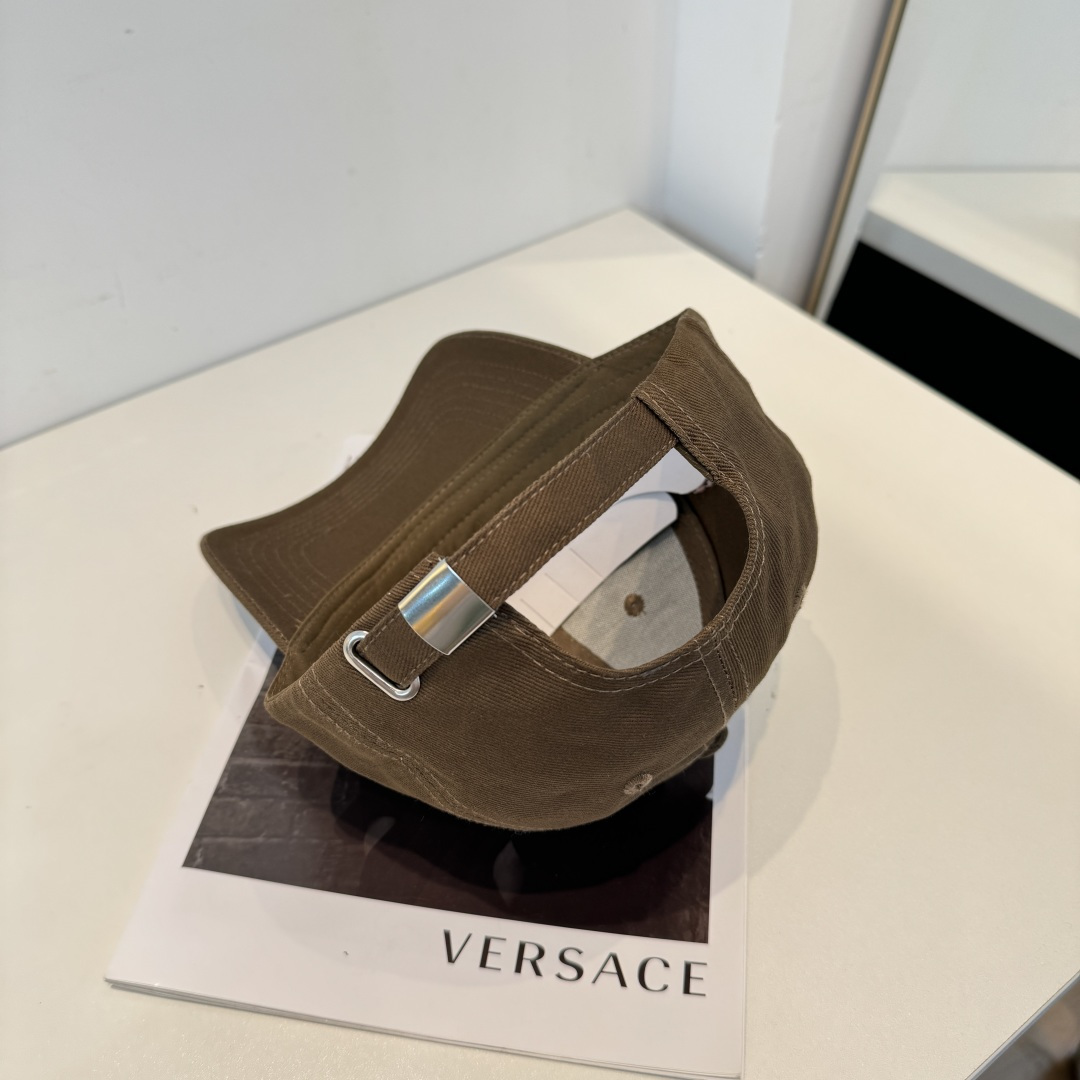 潮牌新款原版原标设计，质感超好，外部线条定位标准，做工精细，简约大气低价走量！