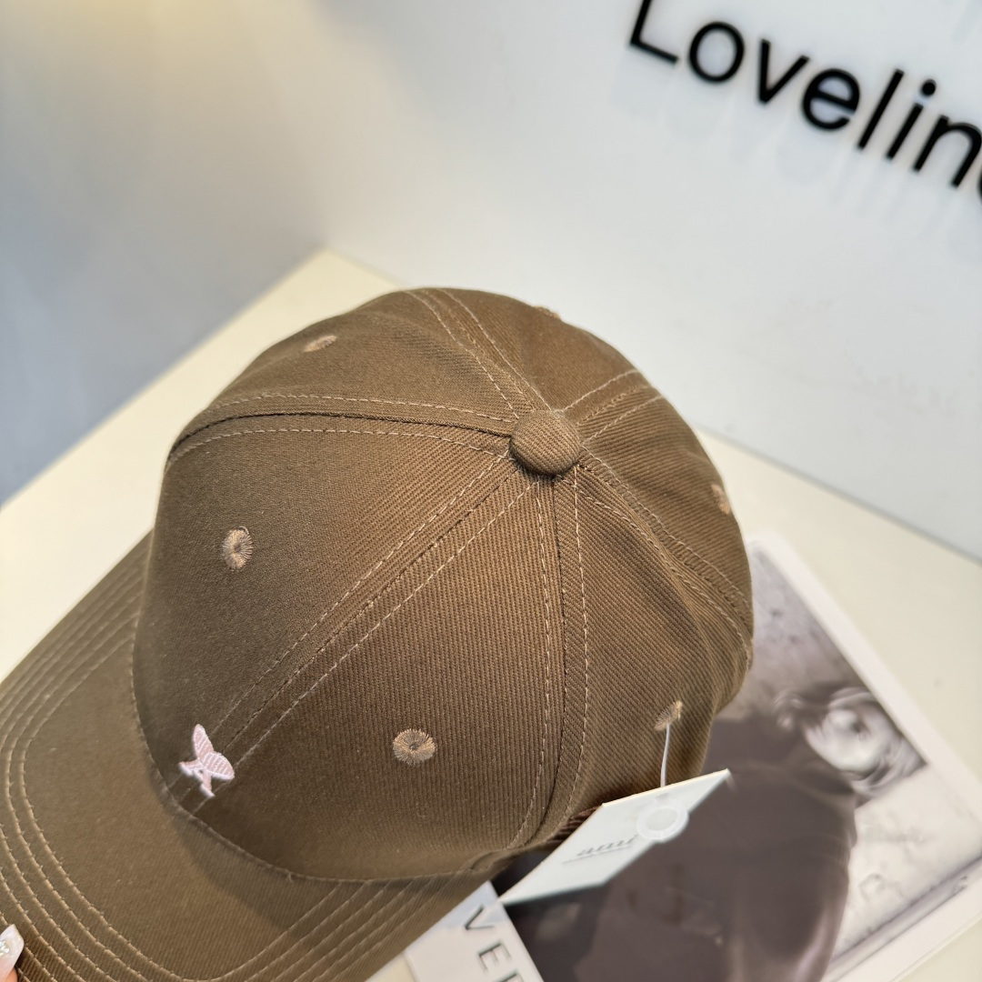 潮牌新款原版原标设计，质感超好，外部线条定位标准，做工精细，简约大气低价走量！