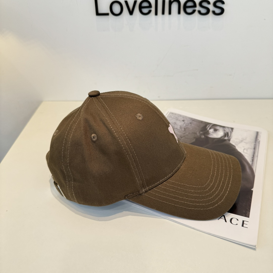 潮牌新款原版原标设计，质感超好，外部线条定位标准，做工精细，简约大气低价走量！