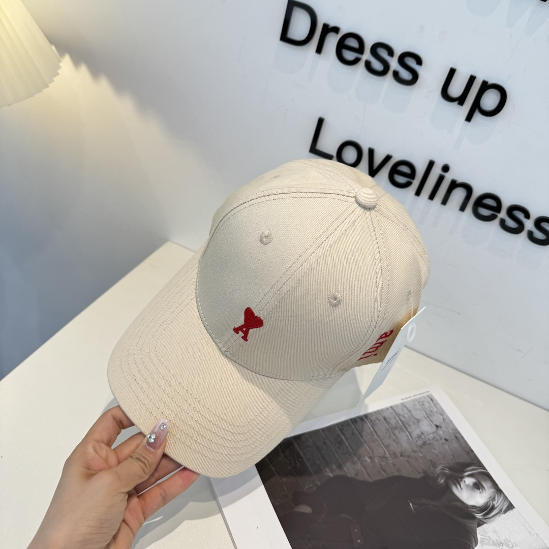 潮牌新款原版原标设计，质感超好，外部线条定位标准，做工精细，简约大气低价走量！