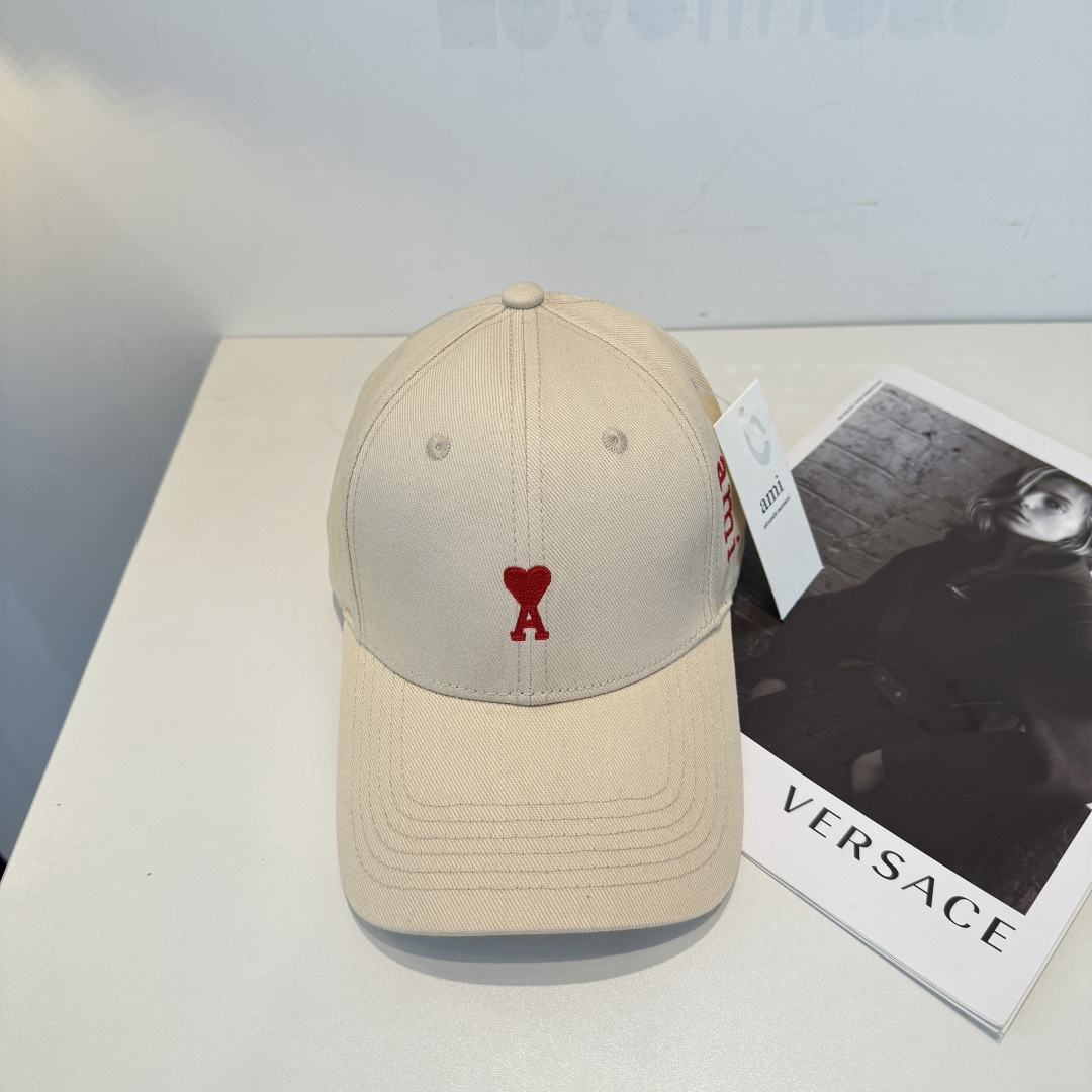 潮牌新款原版原标设计，质感超好，外部线条定位标准，做工精细，简约大气低价走量！