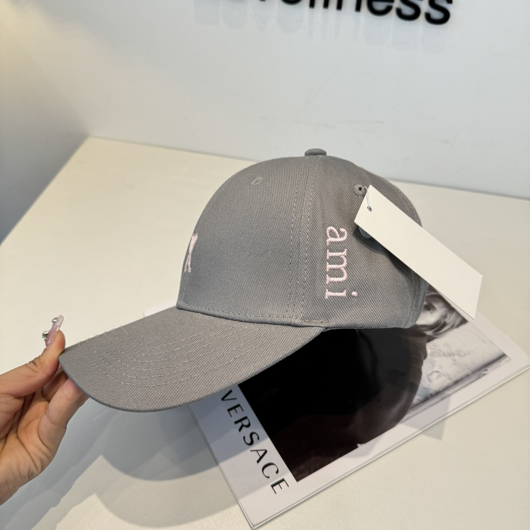 潮牌新款原版原标设计，质感超好，外部线条定位标准，做工精细，简约大气低价走量！