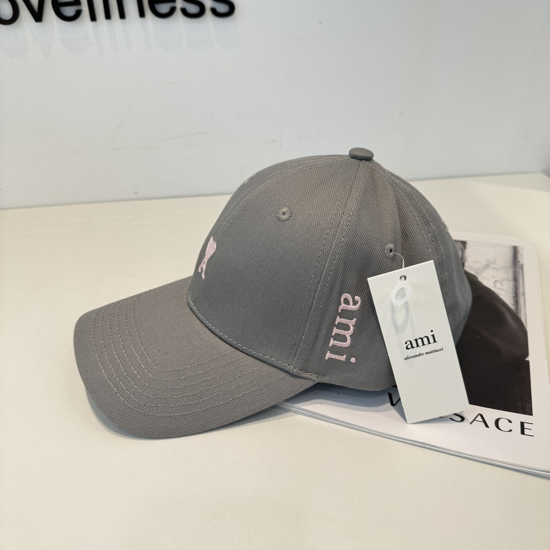 潮牌新款原版原标设计，质感超好，外部线条定位标准，做工精细，简约大气低价走量！