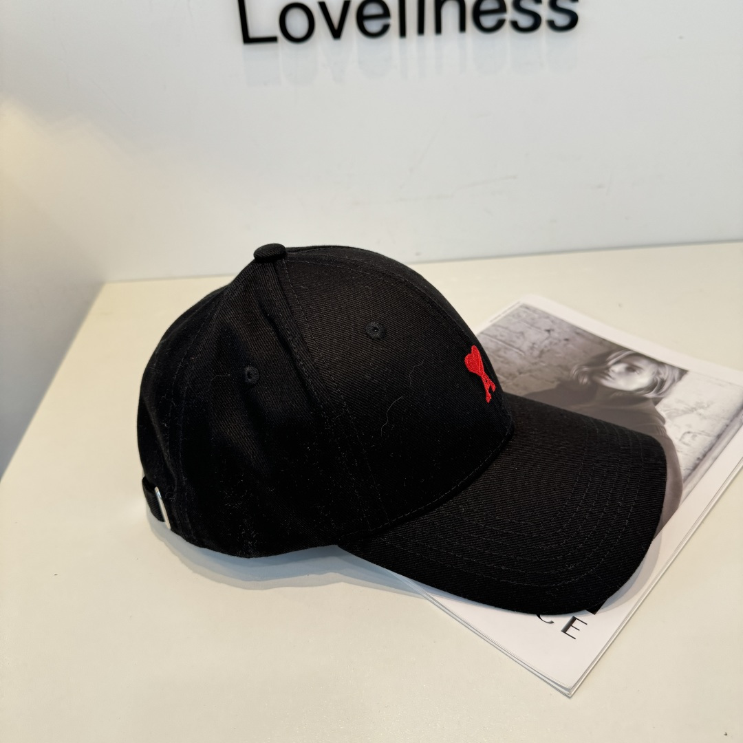 潮牌新款原版原标设计，质感超好，外部线条定位标准，做工精细，简约大气低价走量！