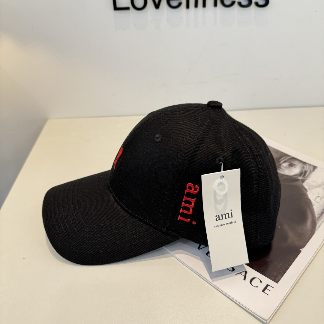 潮牌新款原版原标设计，质感超好，外部线条定位标准，做工精细，简约大气低价走量！