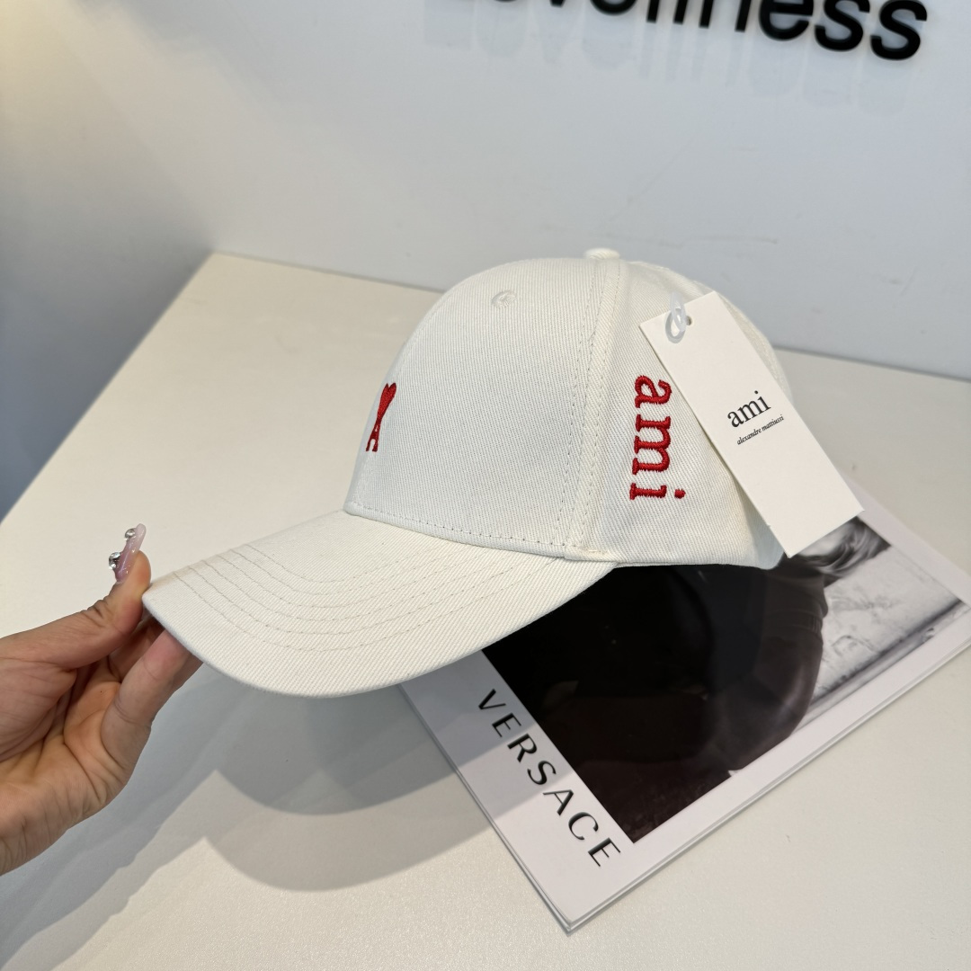 潮牌新款原版原标设计，质感超好，外部线条定位标准，做工精细，简约大气低价走量！