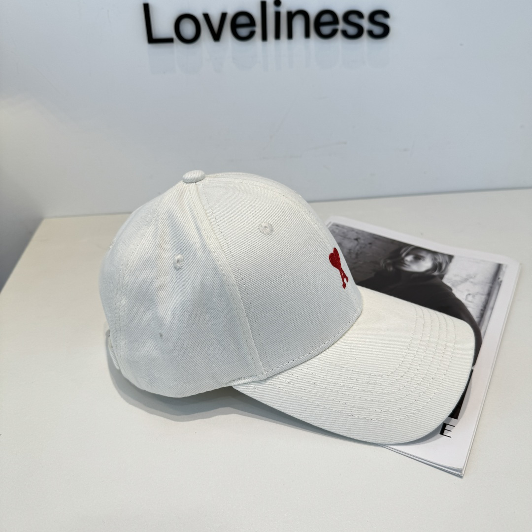 潮牌新款原版原标设计，质感超好，外部线条定位标准，做工精细，简约大气低价走量！