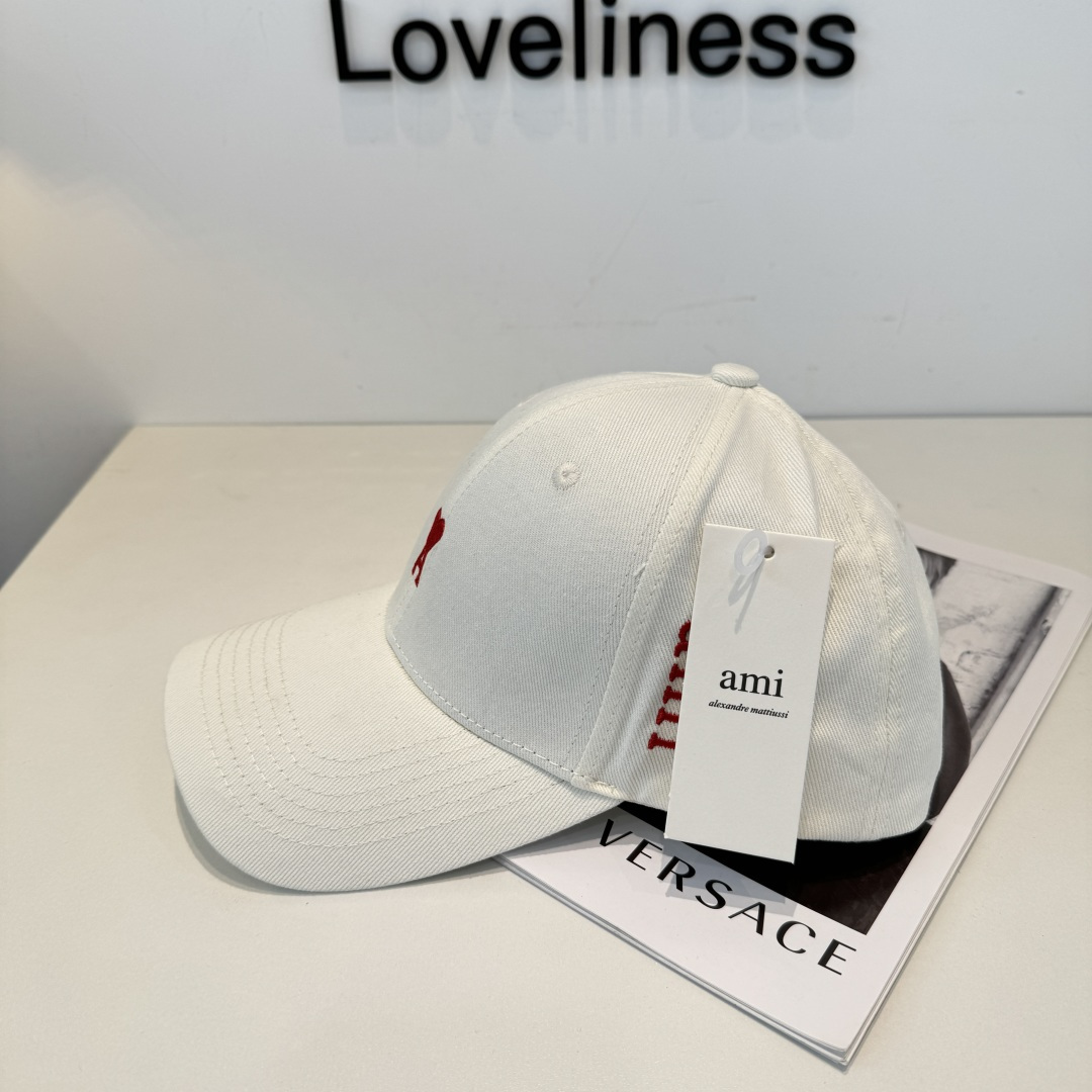 潮牌新款原版原标设计，质感超好，外部线条定位标准，做工精细，简约大气低价走量！