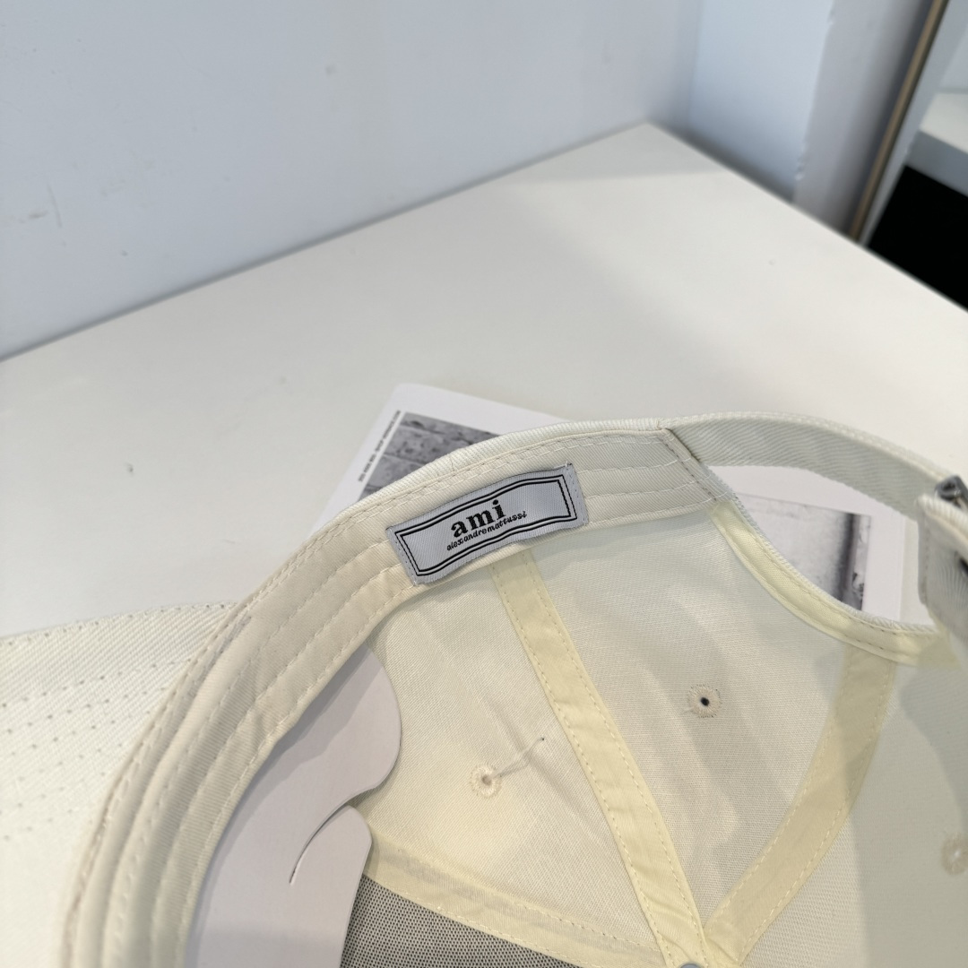 潮牌新款原版原标设计，质感超好，外部线条定位标准，做工精细，简约大气低价走量！