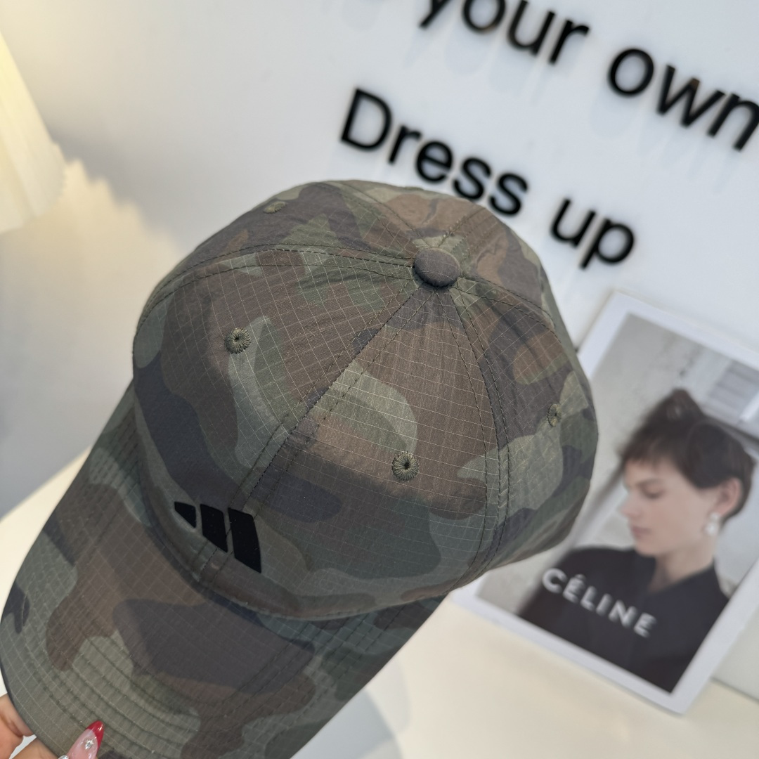 adidas（阿迪达斯）新款棒球帽，款式经典，时尚高级！💗大牌出街，潮人必备