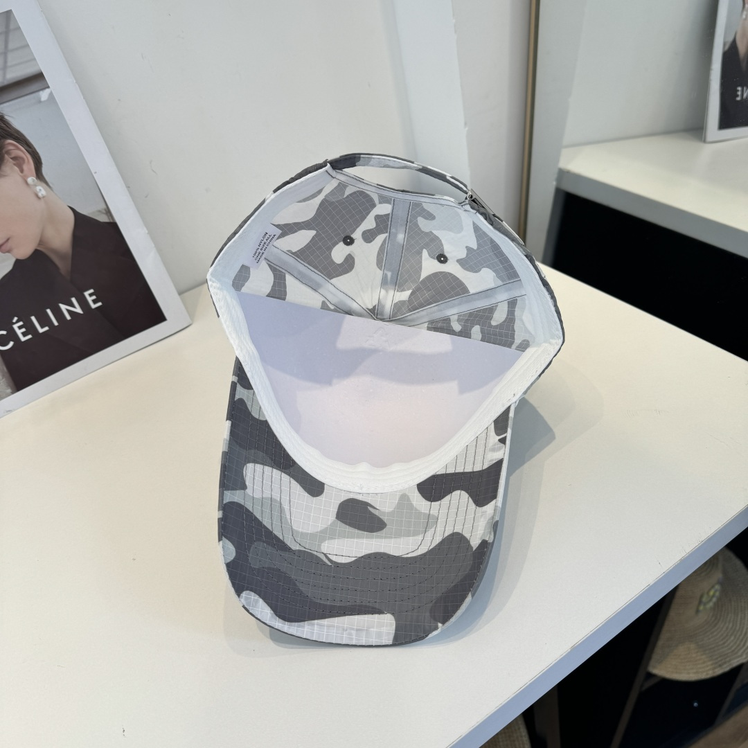 adidas（阿迪达斯）新款棒球帽，款式经典，时尚高级！💗大牌出街，潮人必备
