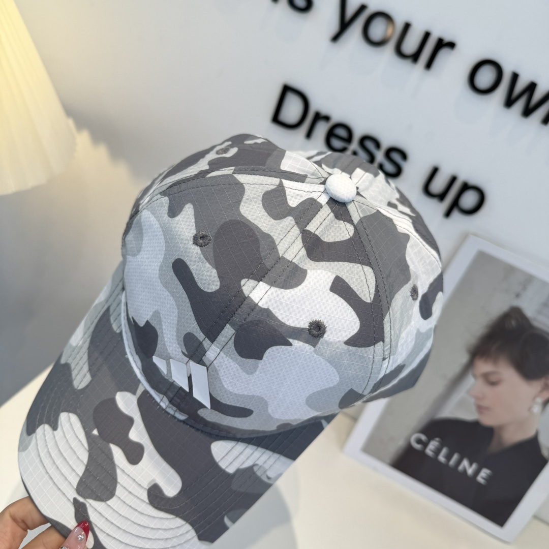 adidas（阿迪达斯）新款棒球帽，款式经典，时尚高级！💗大牌出街，潮人必备