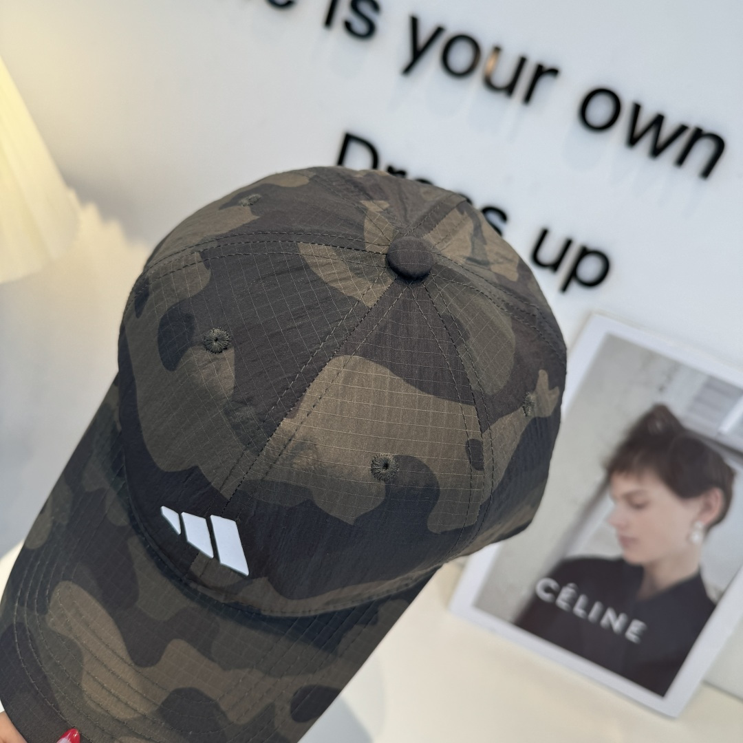 adidas（阿迪达斯）新款棒球帽，款式经典，时尚高级！💗大牌出街，潮人必备