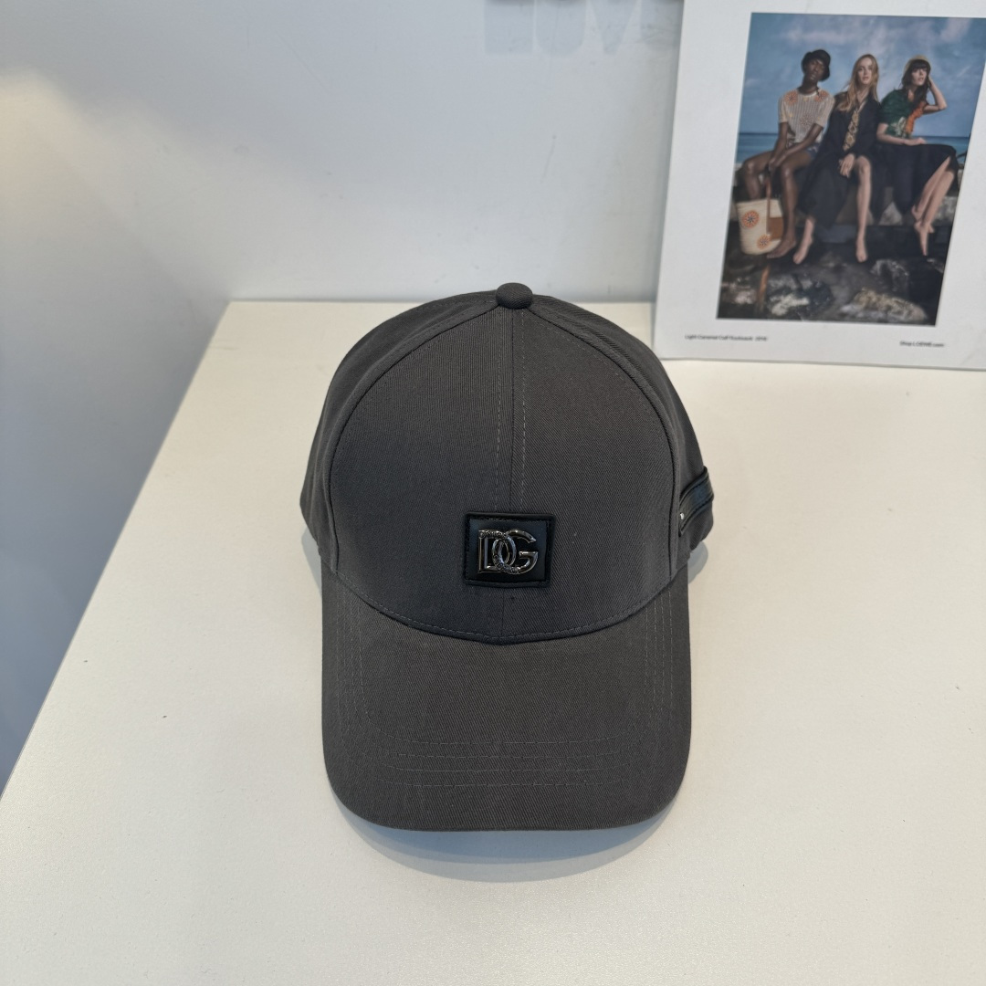 NO:824069,DG's new product, baseball cap, original quality is very popular. The craftsmanship is very exquisite, high-end and classy!  Low-key luxury, easy to carry!  Running volume!  hats straw hat bucket hat baseball cap, hat, espadrilles, hats19860909DG新品,棒球帽,原单品质火爆来袭 工艺非常精美 高档大气上档次！低调奢华,方便携带！跑量！帽子草帽渔夫帽棒球帽,帽子,espadrilles,hats,hat