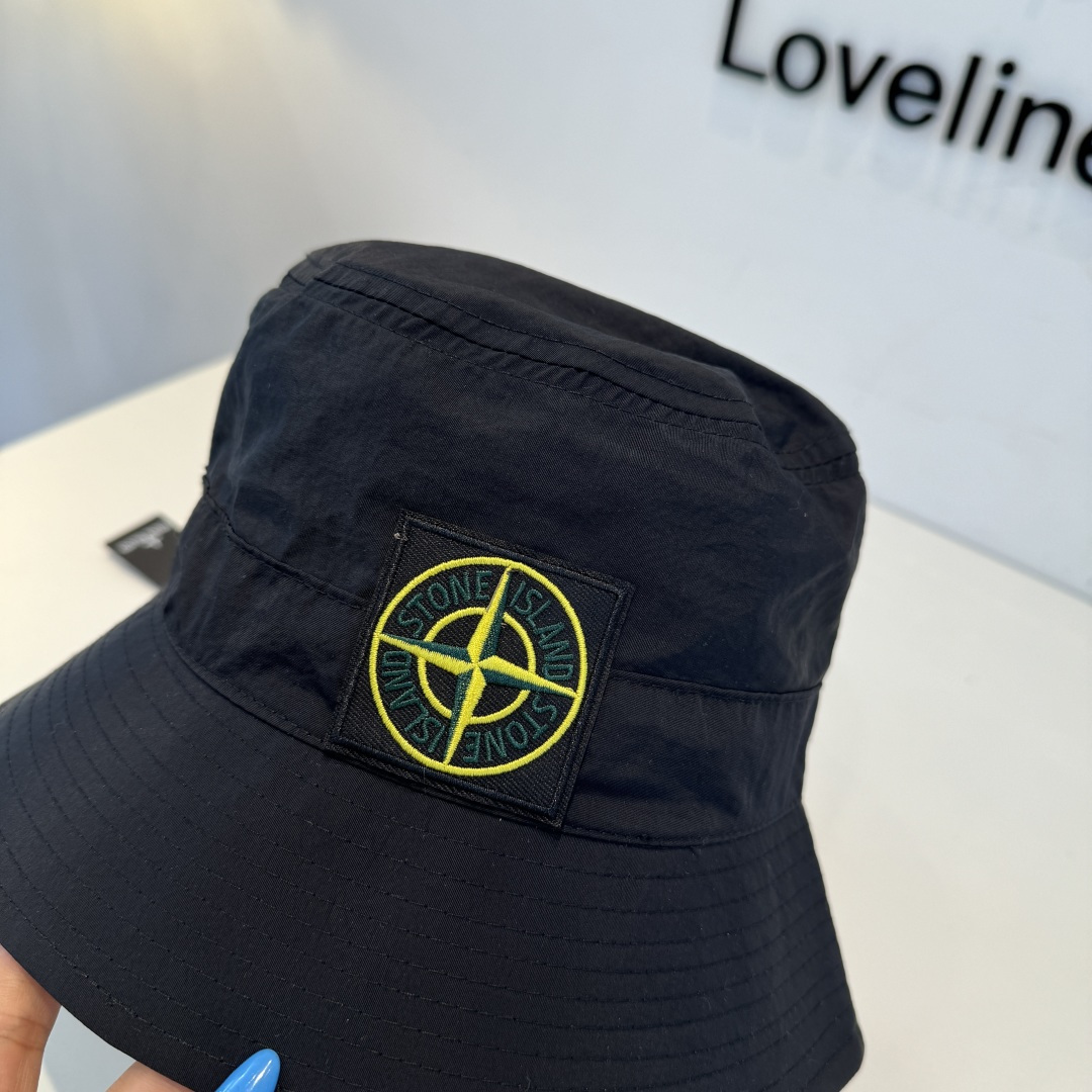 Черная кепка Stone Island