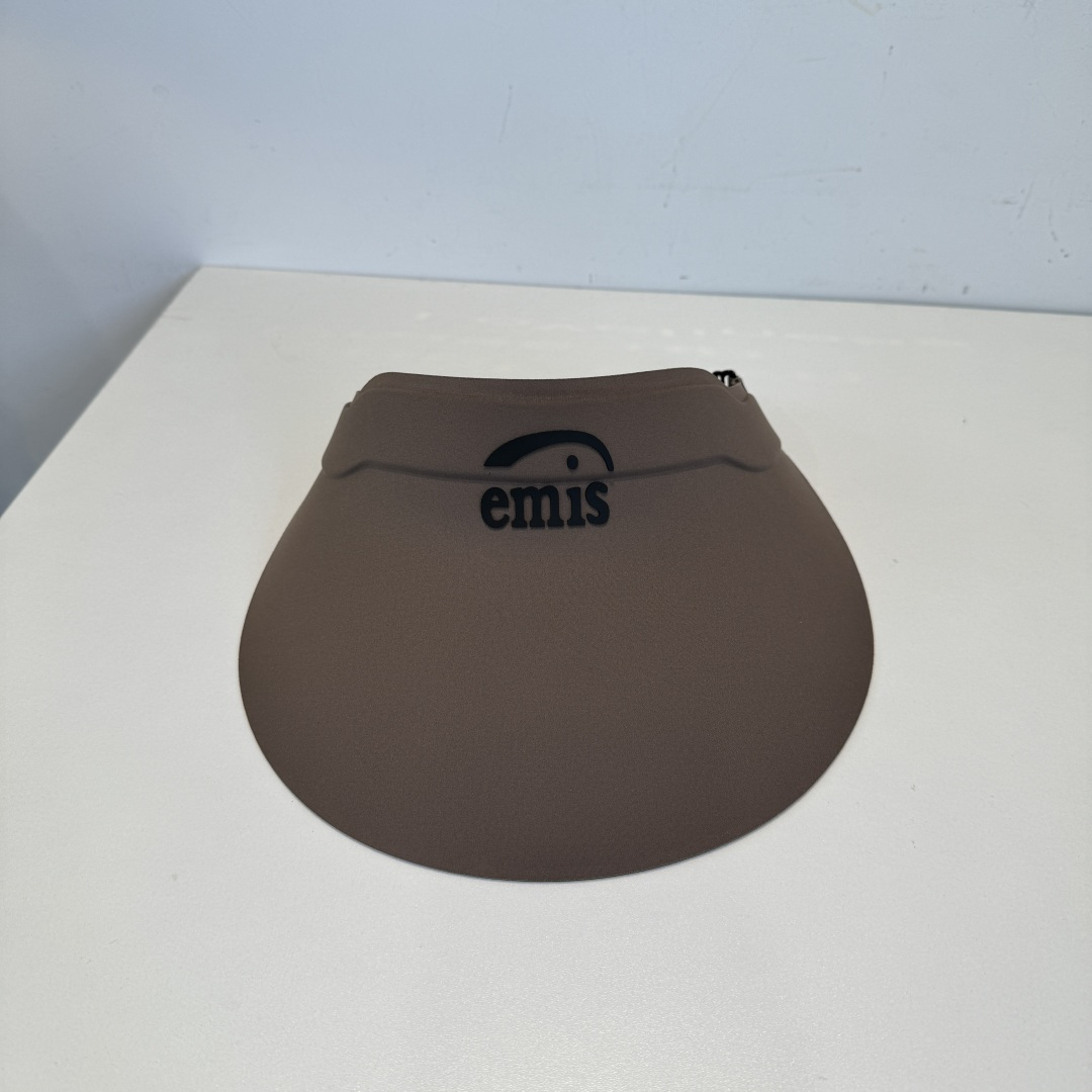NO:824938,The trendy brand's new Emis empty top hats are really magical. They all look good, and they don't care about the face shape at all. Everyone wants to buy them. They are very white. Hats, straw hats, fisherman hats, baseball caps, hats, espadrilles, hats19860909潮牌 新款emis空顶帽 的帽子真的有种魔力 就是每一个都好看,完全不挑脸型的 每个都想买 很显白.帽子草帽渔夫帽棒球帽,帽子,espadrilles,hats,hat