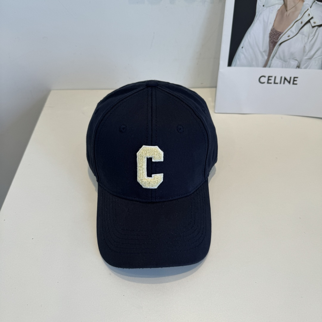 NO:824876,[CELINE] New classic casual and trendy baseball cap in Japanese and Korean style, looks great with any combination!  When traveling, you must buy a hat: a straw hat, a fisherman hat, a baseball cap, hats, celine, celine, espadrilles, hats19860909【CELINE赛琳】新款经典休闲潮流款 棒球帽日韩风格,随便搭配都超好看！出门旅游,绝对要入手的一款帽子草帽渔夫帽棒球帽,帽子,celine,celine,espadrilles,hats,hat
