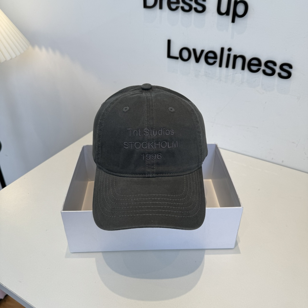 NO:865334,The new trendy brand original original design, with super good texture, standard external line positioning, fine workmanship, simple and elegant, low price and high volume!  hats straw hat bucket hat baseball cap, hat, espadrilles, hats19860909潮牌新款原版原标设计,质感超好,外部线条定位标准,做工精细,简约大气低价走量！帽子草帽渔夫帽棒球帽,帽子,espadrilles,hats,hat