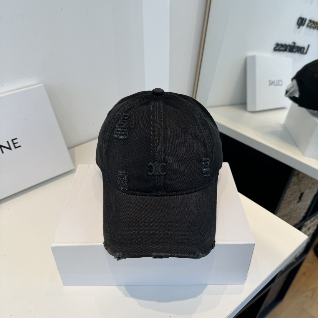 NO:865222,[CELINE] New classic casual and trendy baseball cap in Japanese and Korean style, looks great with any combination!  When traveling, you must buy a hat: a straw hat, a fisherman hat, a baseball cap, hats, celine, celine, espadrilles, hats19860909【CELINE赛琳】新款经典休闲潮流款 棒球帽日韩风格,随便搭配都超好看！出门旅游,绝对要入手的一款帽子草帽渔夫帽棒球帽,帽子,celine,celine,espadrilles,hats,hat