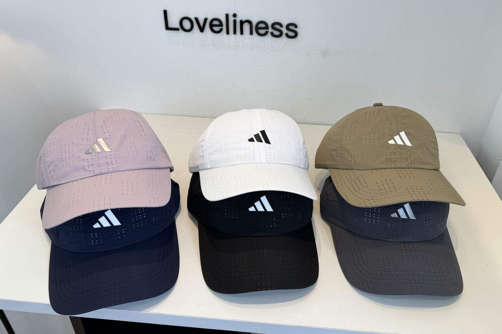 adidas（阿迪达斯）新款棒球帽，款式经典，时尚高级！💗大牌出街，潮人必备