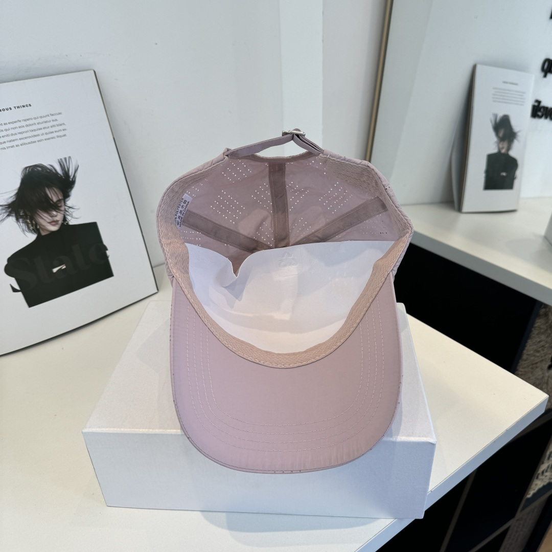 adidas（阿迪达斯）新款棒球帽，款式经典，时尚高级！💗大牌出街，潮人必备