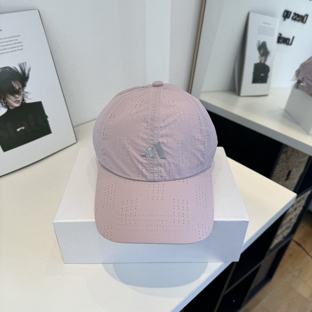 adidas（阿迪达斯）新款棒球帽，款式经典，时尚高级！💗大牌出街，潮人必备