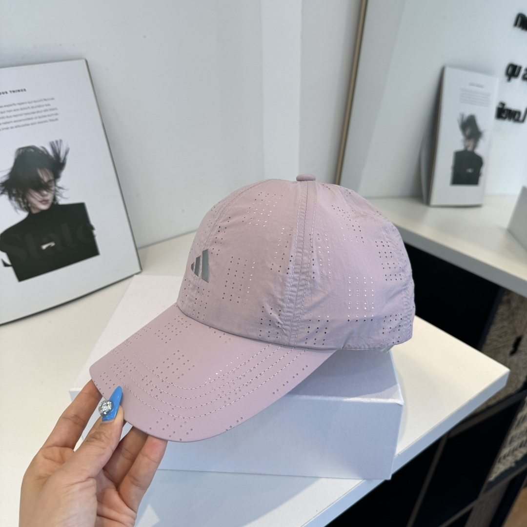 adidas（阿迪达斯）新款棒球帽，款式经典，时尚高级！💗大牌出街，潮人必备