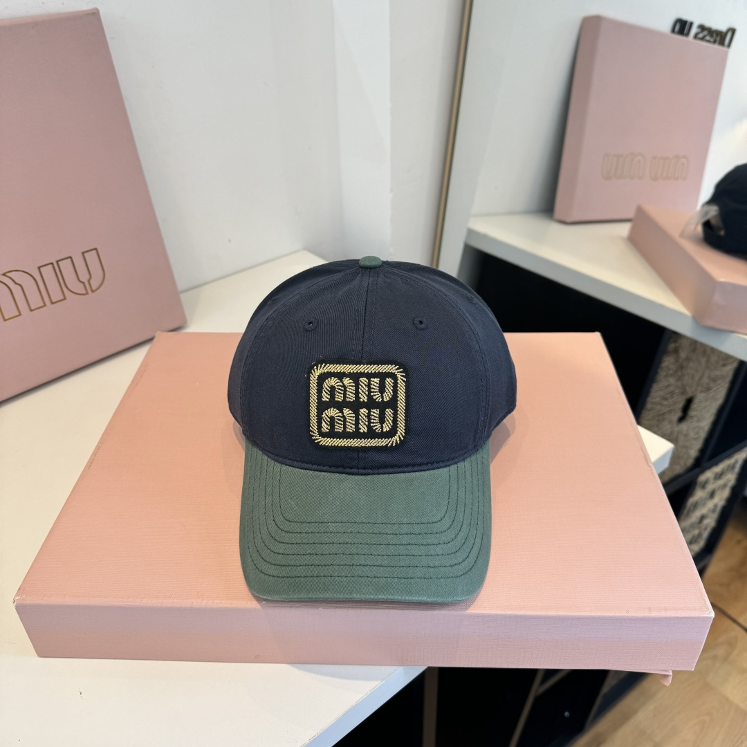 NO:896927,Miumiu's original spring and summer new baseball cap, authentic and custom-made from mold, the original workmanship is meticulous and the quality is superb!  hat straw hat bucket hat baseball cap, hat, miumiu, espadrilles, hats19860909谬谬miumiu 原单春夏新款棒球帽,正品开模订制,原版做工细致质量超赞！帽子草帽渔夫帽棒球帽,帽子,miumiu,espadrilles,hats,hat