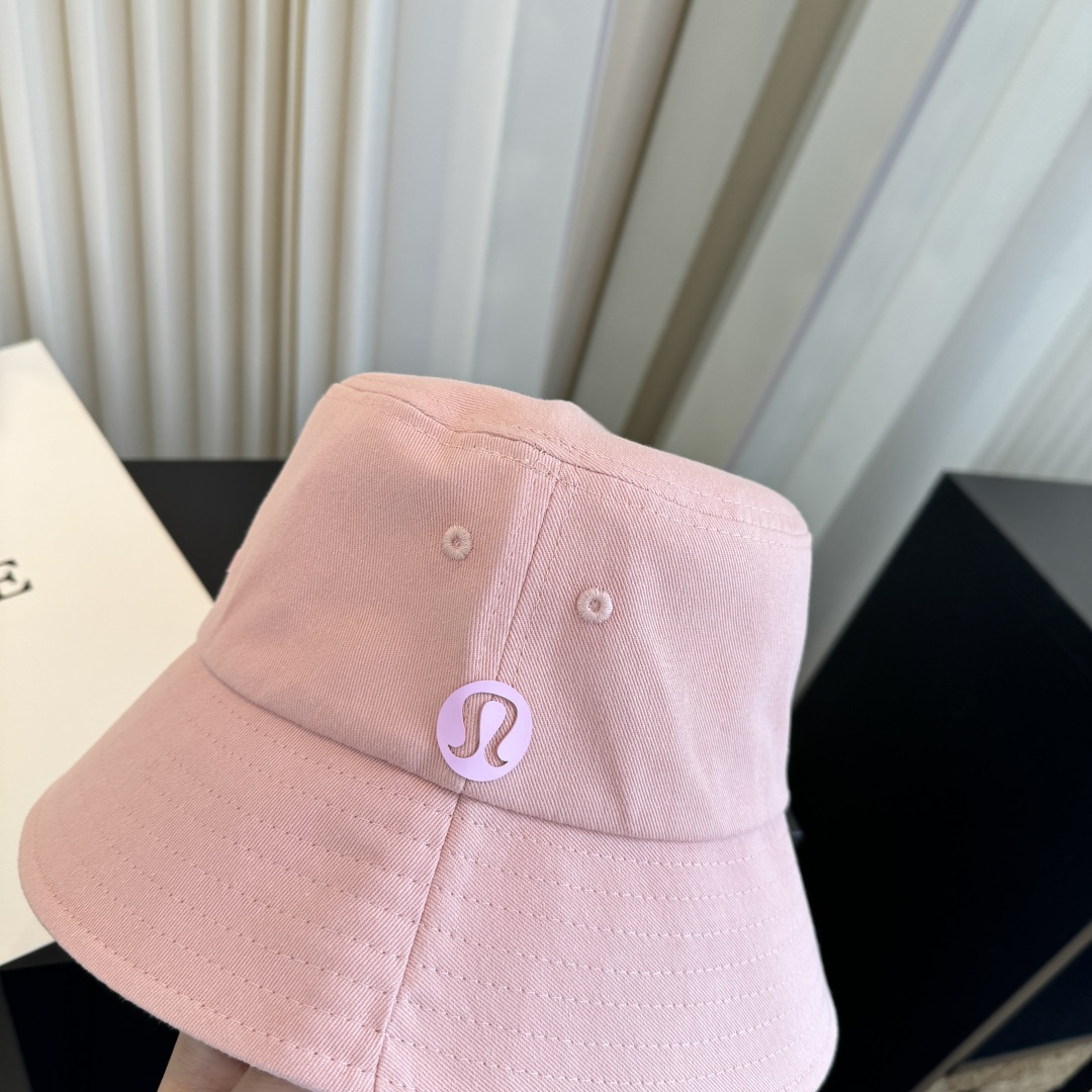 LULULEMON渔夫帽 爱健身的集美们一定听过的lulu~ 非常适合多巴胺的你 颜色齐全赶快入手。
