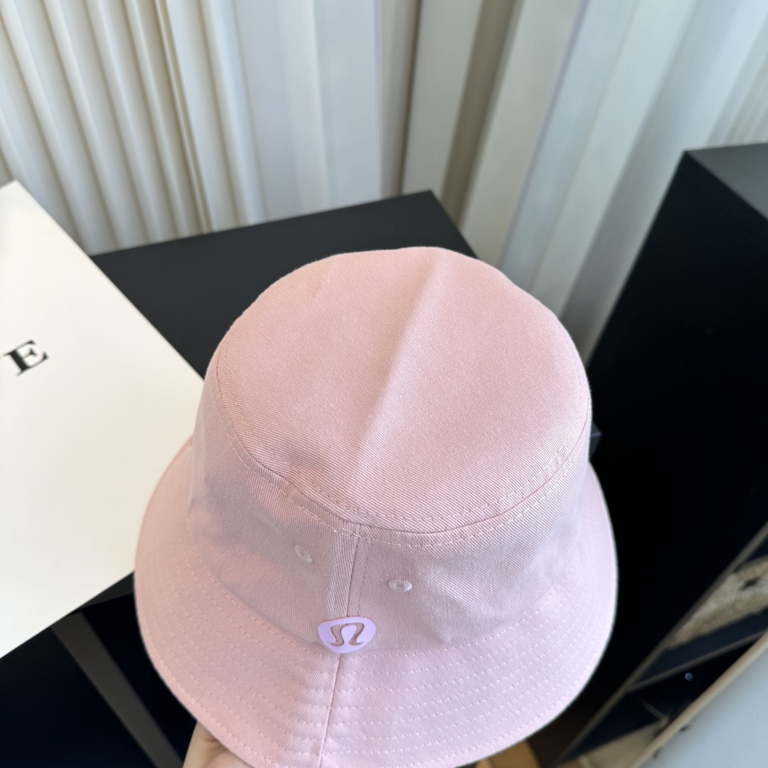 LULULEMON渔夫帽 爱健身的集美们一定听过的lulu~ 非常适合多巴胺的你 颜色齐全赶快入手。