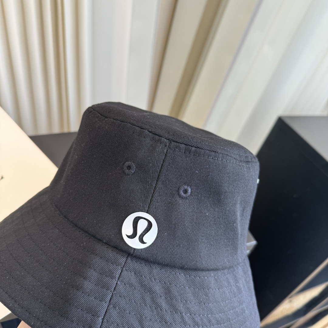 LULULEMON渔夫帽 爱健身的集美们一定听过的lulu~ 非常适合多巴胺的你 颜色齐全赶快入手。
