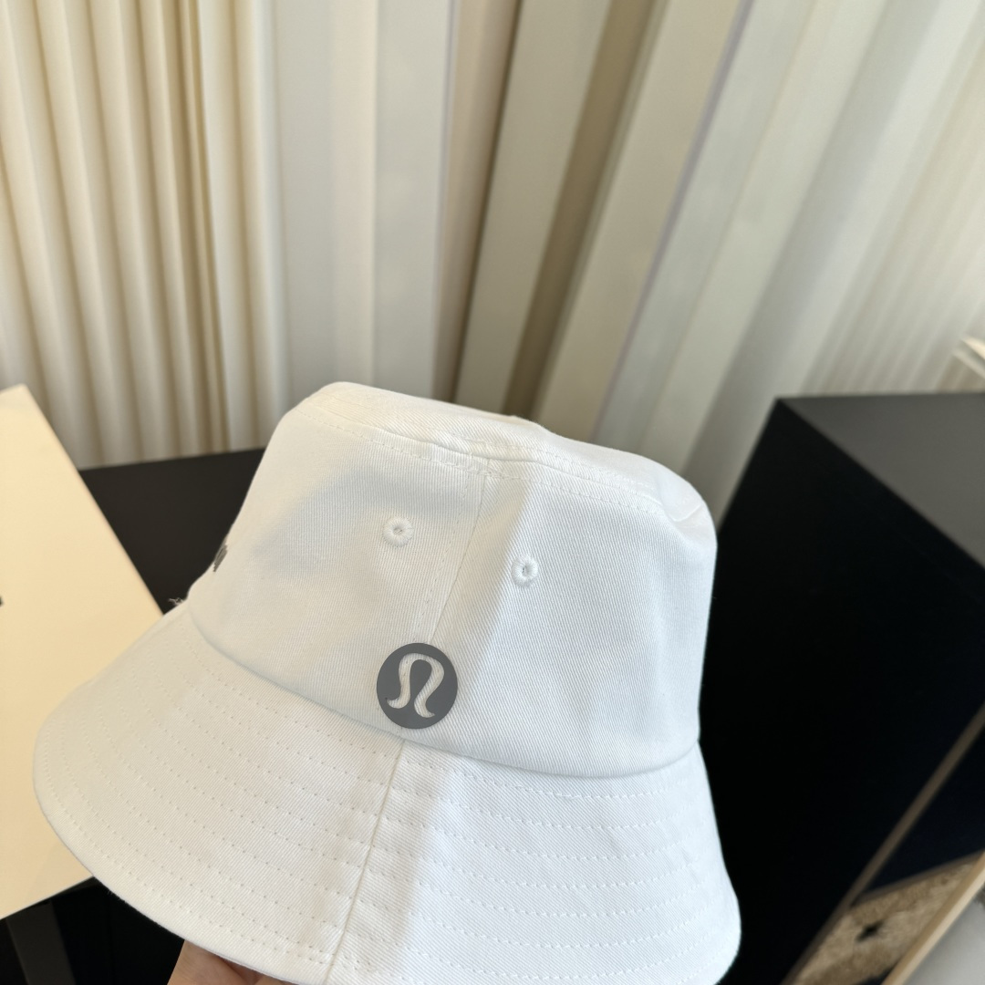 LULULEMON渔夫帽 爱健身的集美们一定听过的lulu~ 非常适合多巴胺的你 颜色齐全赶快入手。