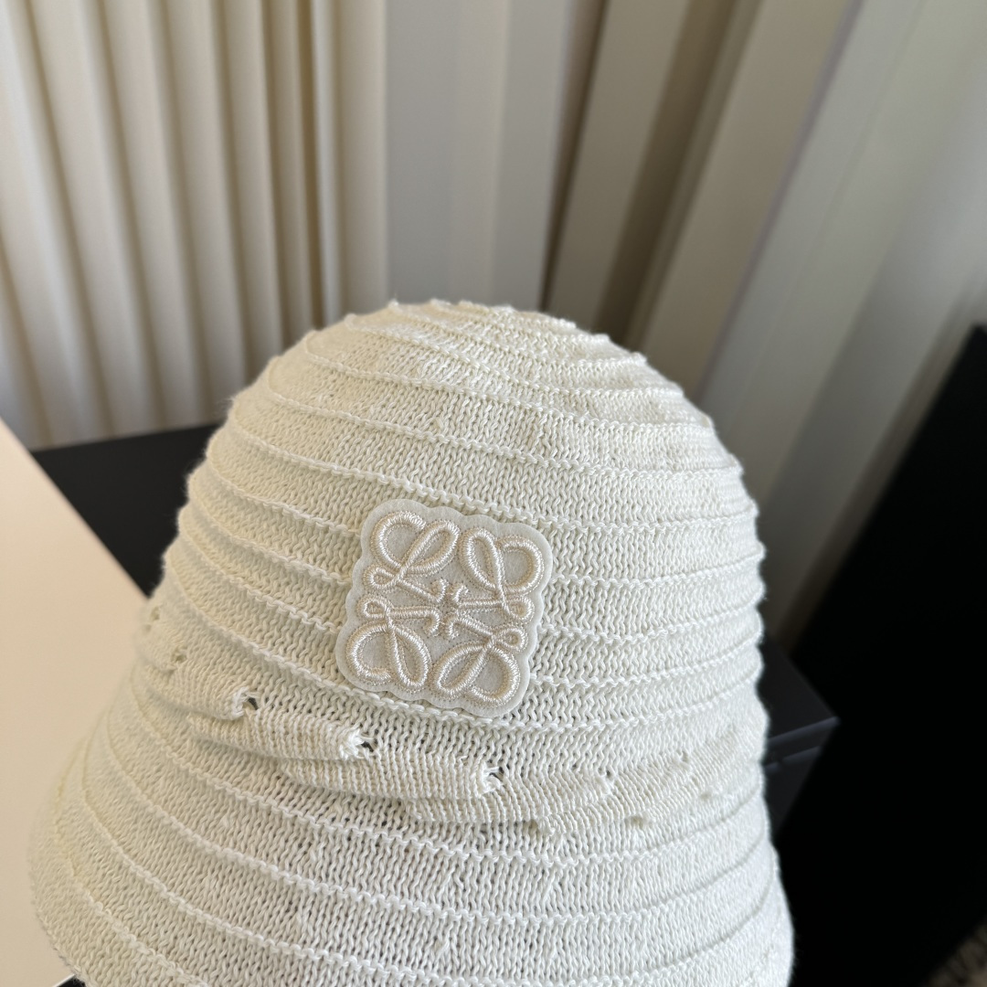 罗意威 编织渔夫帽，LOEWE新款原版原标设计，质感超好，外部线条定位标准，做工精细，简约大气低价走量！