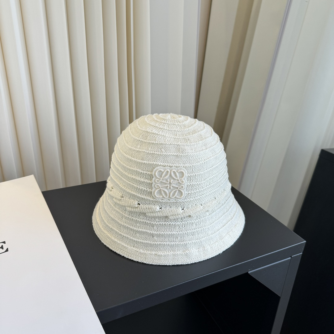 罗意威 编织渔夫帽，LOEWE新款原版原标设计，质感超好，外部线条定位标准，做工精细，简约大气低价走量！