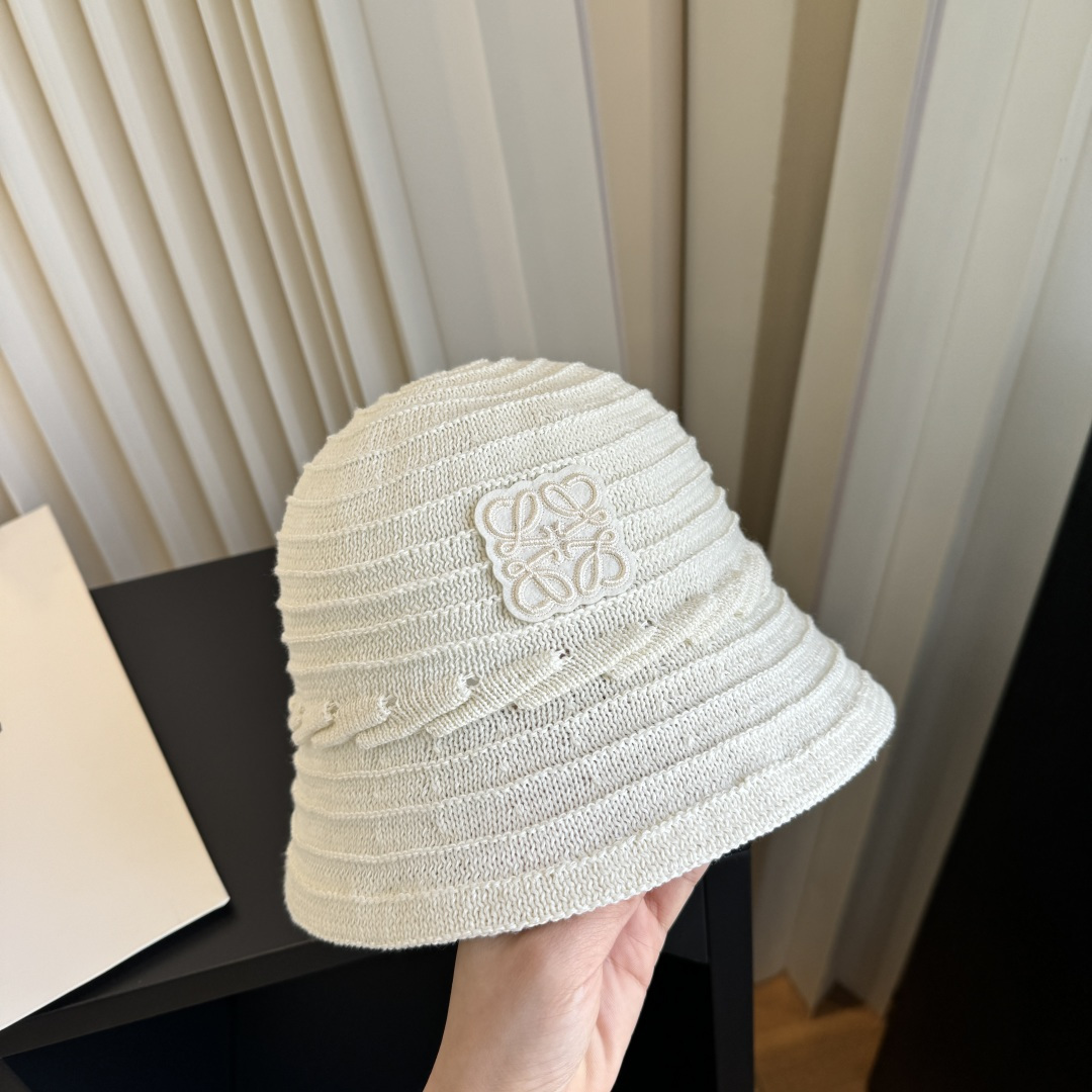 罗意威 编织渔夫帽，LOEWE新款原版原标设计，质感超好，外部线条定位标准，做工精细，简约大气低价走量！