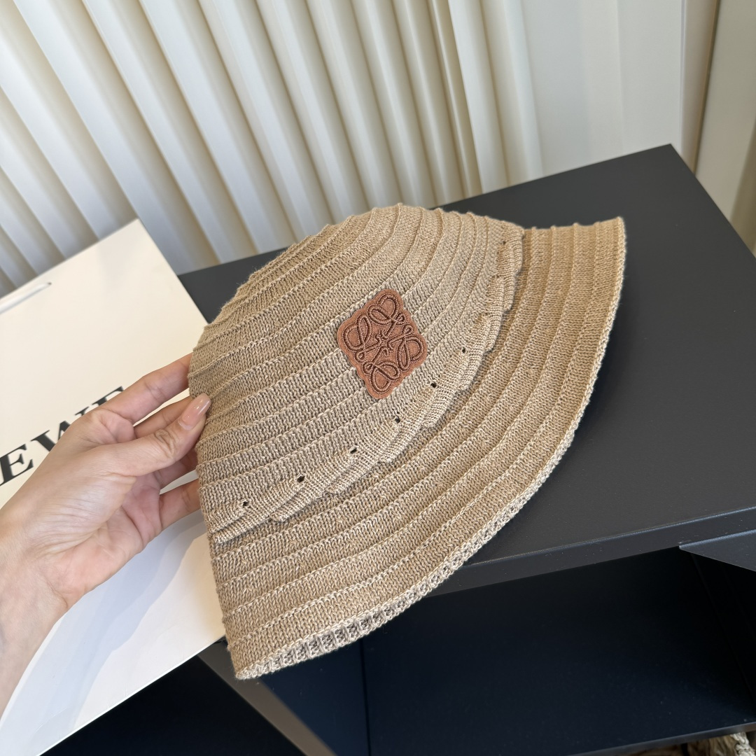 罗意威 编织渔夫帽，LOEWE新款原版原标设计，质感超好，外部线条定位标准，做工精细，简约大气低价走量！