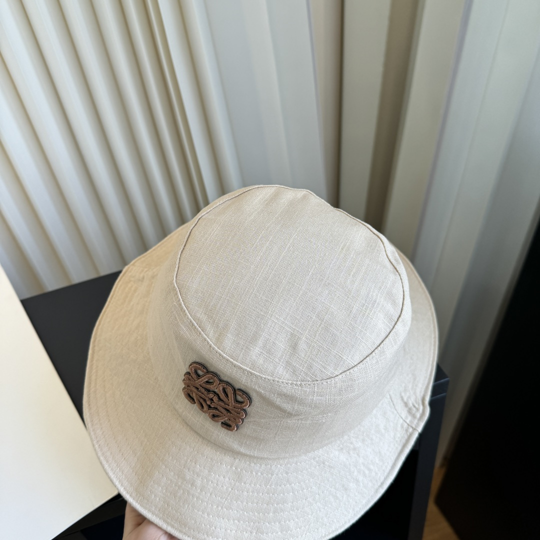 罗意威 新款渔夫帽，LOEWE新款原版原标设计，质感超好，外部线条定位标准，做工精细，简约大气低价走量！