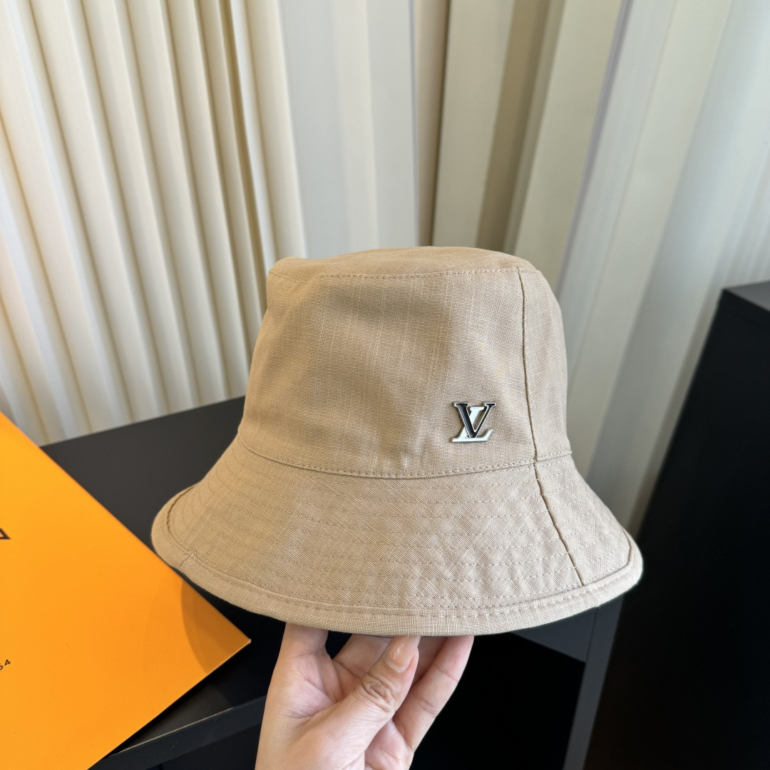 新款渔夫帽 LouisVuitton😍新款LV 重工打造♥️高端大气，百搭款🤗男女通用！跑量！