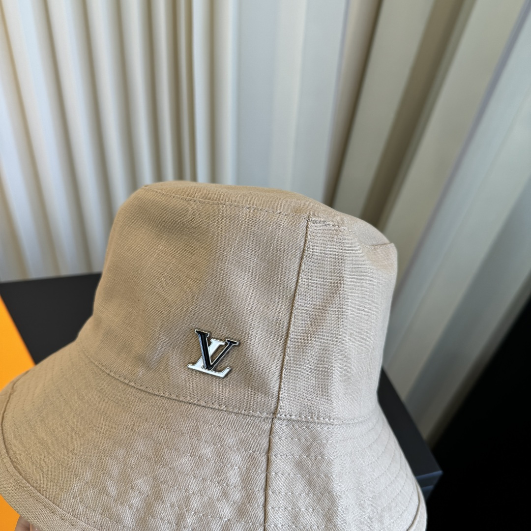 新款渔夫帽 LouisVuitton😍新款LV 重工打造♥️高端大气，百搭款🤗男女通用！跑量！
