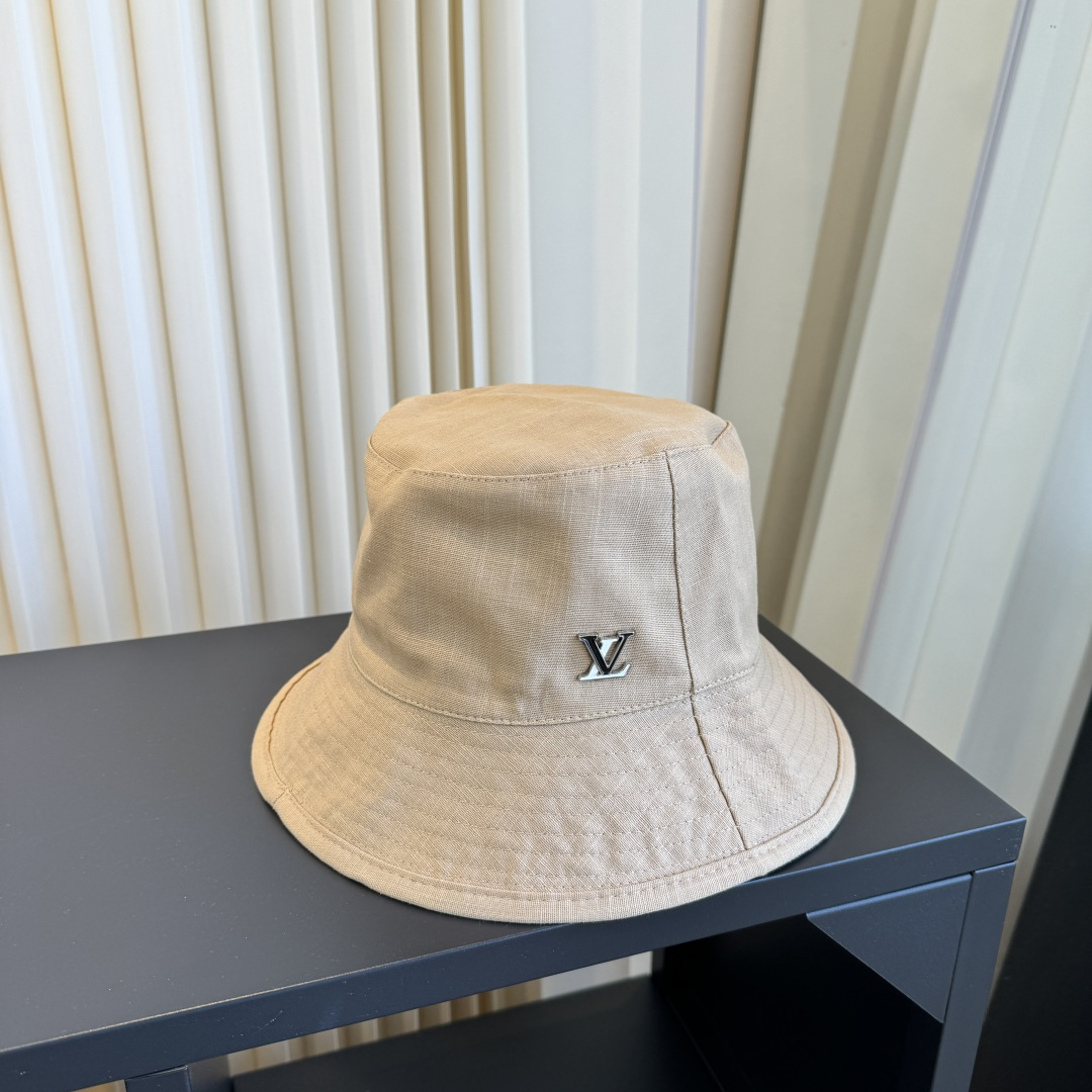 新款渔夫帽 LouisVuitton😍新款LV 重工打造♥️高端大气，百搭款🤗男女通用！跑量！