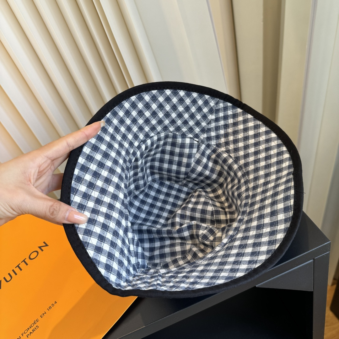 新款渔夫帽 LouisVuitton😍新款LV 重工打造♥️高端大气，百搭款🤗男女通用！跑量！