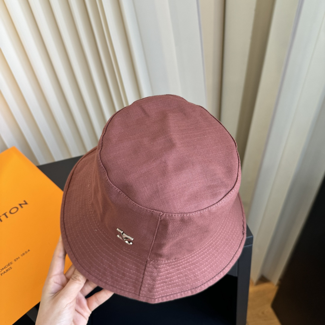 新款渔夫帽 LouisVuitton😍新款LV 重工打造♥️高端大气，百搭款🤗男女通用！跑量！