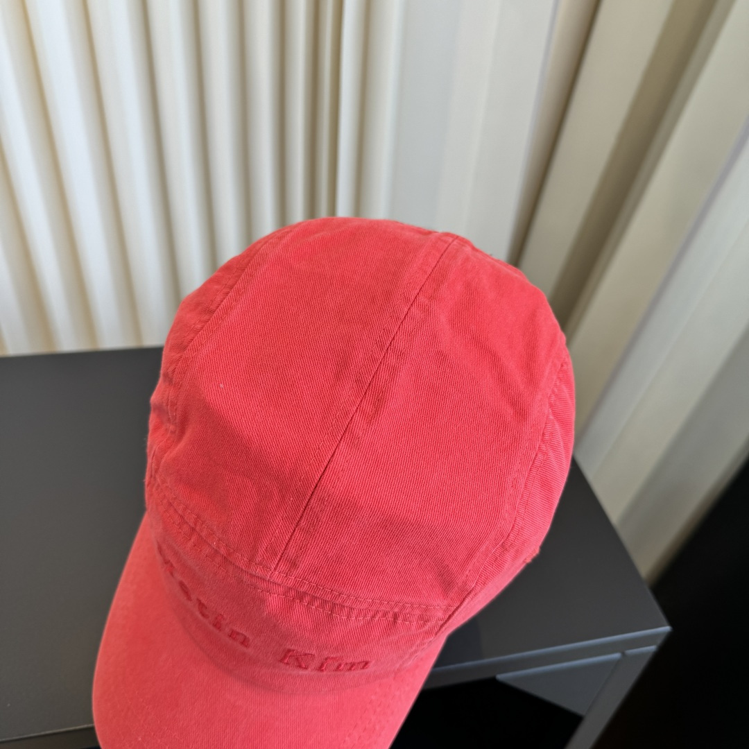 潮牌新款原版原标设计，质感超好，外部线条定位标准，做工精细，简约大气低价走量！